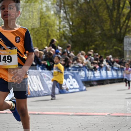 12.04.2026 - 45. Internationalen Wilhelmsburger Insellauf J. Mangold http://msf.ph/oto/9522016 12.04.2026 14:21:09 Ziel 162, 280, 149, 634, 812, 618, 241 meine-sportfotos.de