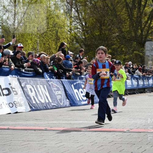 12.04.2026 - 45. Internationalen Wilhelmsburger Insellauf J. Mangold http://msf.ph/oto/9522018 12.04.2026 14:21:11 Ziel 280, 149, 634, 812, 618, 241, 306, 1001, 130, 126, 460 meine-sportfotos.de