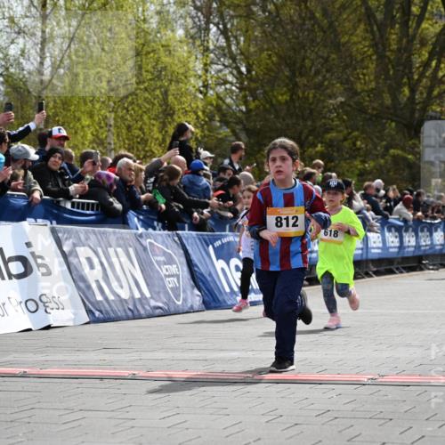 12.04.2026 - 45. Internationalen Wilhelmsburger Insellauf J. Mangold http://msf.ph/oto/9522019 12.04.2026 14:21:11 Ziel 280, 149, 634, 812, 618, 241, 306, 1001, 130, 126, 460 meine-sportfotos.de