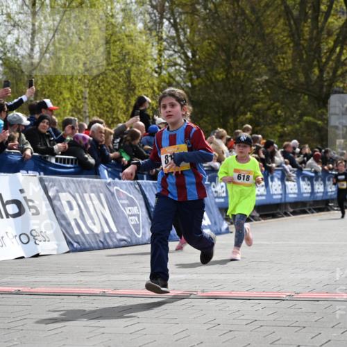 12.04.2026 - 45. Internationalen Wilhelmsburger Insellauf J. Mangold http://msf.ph/oto/9522022 12.04.2026 14:21:11 Ziel 280, 149, 634, 812, 618, 241, 306, 1001, 130, 126, 460 meine-sportfotos.de