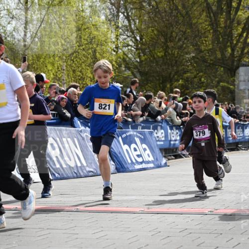 12.04.2026 - 45. Internationalen Wilhelmsburger Insellauf J. Mangold http://msf.ph/oto/9522058 12.04.2026 14:21:15 Ziel 618, 241, 306, 1001, 130, 126, 460, 821, 99, 771, 62, 768, 937, 263 meine-sportfotos.de