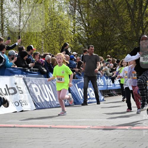 12.04.2026 - 45. Internationalen Wilhelmsburger Insellauf J. Mangold http://msf.ph/oto/9522133 12.04.2026 14:21:26 Ziel 566, 564, 607, 980, 1630, 991, 302, 562, 309, 282, 528, 797, 984, 811, 128, 828, 1005 meine-sportfotos.de