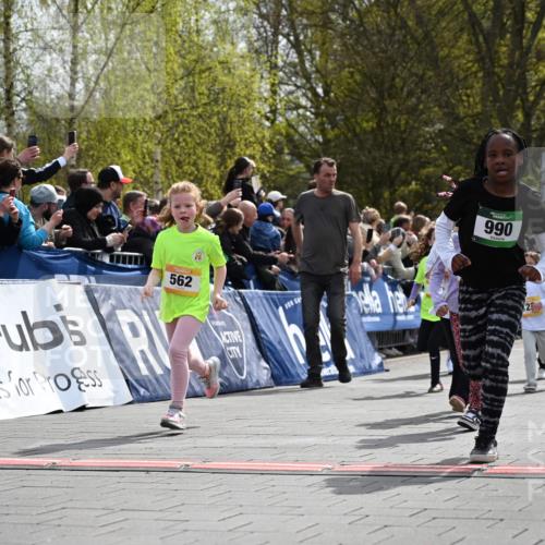 12.04.2026 - 45. Internationalen Wilhelmsburger Insellauf J. Mangold http://msf.ph/oto/9522135 12.04.2026 14:21:26 Ziel 566, 564, 607, 980, 1630, 991, 302, 562, 309, 282, 528, 797, 984, 811, 128, 828, 1005 meine-sportfotos.de