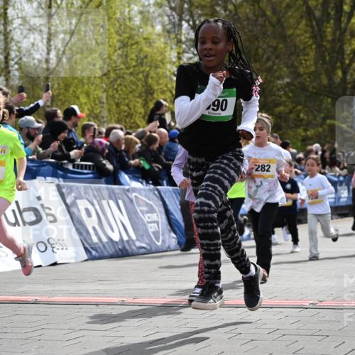 12.04.2026 - 45. Internationalen Wilhelmsburger Insellauf J. Mangold http://msf.ph/oto/9522139 12.04.2026 14:21:27 Ziel 980, 1630, 991, 302, 562, 309, 282, 528, 797, 984, 811, 128, 828, 1005, 925, 253 meine-sportfotos.de