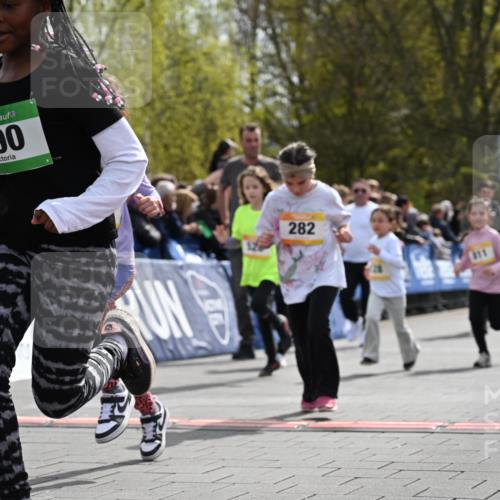 12.04.2026 - 45. Internationalen Wilhelmsburger Insellauf J. Mangold http://msf.ph/oto/9522145 12.04.2026 14:21:28 Ziel 1630, 991, 302, 562, 309, 282, 528, 797, 984, 811, 128, 828, 1005, 925, 253, 988, 964 meine-sportfotos.de