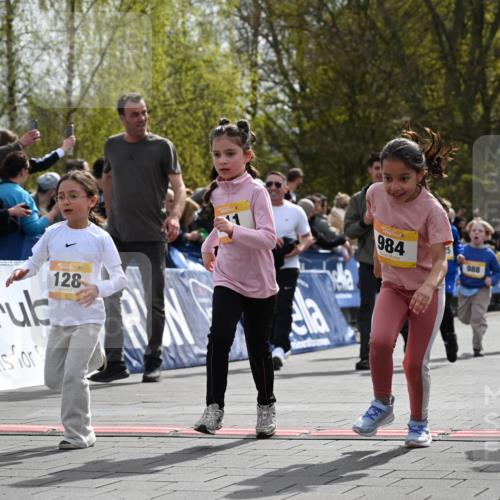 12.04.2026 - 45. Internationalen Wilhelmsburger Insellauf J. Mangold http://msf.ph/oto/9522159 12.04.2026 14:21:29 Ziel 1630, 991, 302, 562, 309, 282, 528, 797, 984, 811, 128, 828, 1005, 925, 253, 988, 964 meine-sportfotos.de