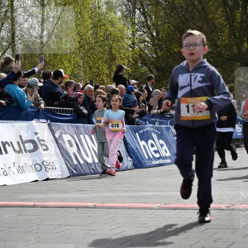 12.04.2026 - 45. Internationalen Wilhelmsburger Insellauf J. Mangold http://msf.ph/oto/9522206 12.04.2026 14:21:41 Ziel 260, 957, 823, 117, 558, 267, 657, 698, 678, 279, 960, 838 meine-sportfotos.de