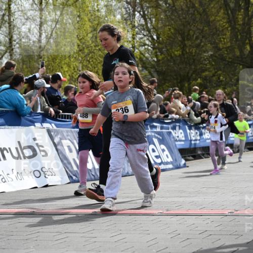 12.04.2026 - 45. Internationalen Wilhelmsburger Insellauf J. Mangold http://msf.ph/oto/9522308 12.04.2026 14:21:57 Ziel 255, 65, 1617, 969, 799, 974, 482, 236, 810, 488, 814, 95, 409, 595, 673 meine-sportfotos.de