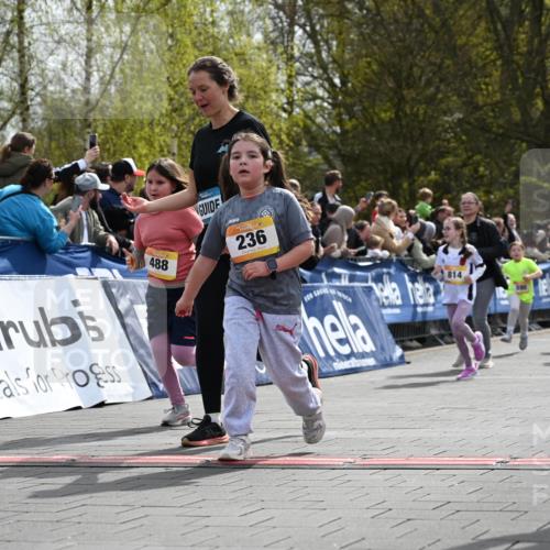 12.04.2026 - 45. Internationalen Wilhelmsburger Insellauf J. Mangold http://msf.ph/oto/9522309 12.04.2026 14:21:57 Ziel 255, 65, 1617, 969, 799, 974, 482, 236, 810, 488, 814, 95, 409, 595, 673 meine-sportfotos.de