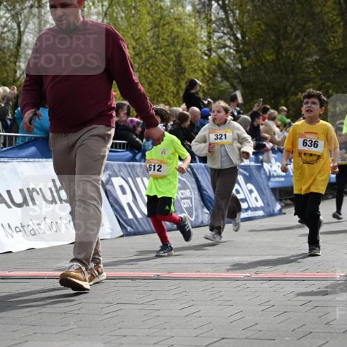 12.04.2026 - 45. Internationalen Wilhelmsburger Insellauf J. Mangold http://msf.ph/oto/9522327 12.04.2026 14:22:04 Ziel 409, 595, 673, 924, 824, 227, 636, 612, 321, 695, 798, 971, 807, 685 meine-sportfotos.de