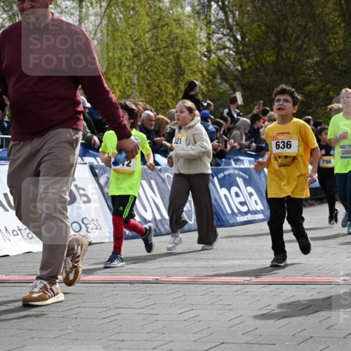 12.04.2026 - 45. Internationalen Wilhelmsburger Insellauf J. Mangold http://msf.ph/oto/9522330 12.04.2026 14:22:05 Ziel 673, 924, 824, 227, 636, 612, 321, 695, 798, 971, 807, 685 meine-sportfotos.de