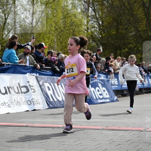 12.04.2026 - 45. Internationalen Wilhelmsburger Insellauf J. Mangold http://msf.ph/oto/9522364 12.04.2026 14:22:20 Ziel 981, 1620, 414, 805, 272, 124, 731, 739 meine-sportfotos.de