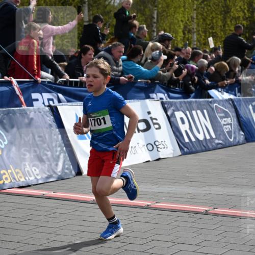 12.04.2026 - 45. Internationalen Wilhelmsburger Insellauf J. Mangold http://msf.ph/oto/9522489 12.04.2026 14:33:20 Ziel 1701 meine-sportfotos.de