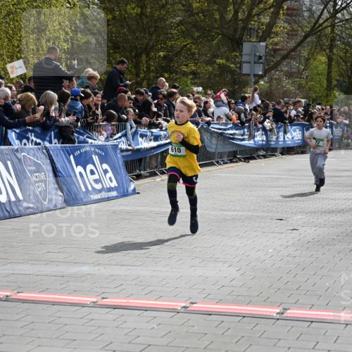 12.04.2026 - 45. Internationalen Wilhelmsburger Insellauf J. Mangold http://msf.ph/oto/9522493 12.04.2026 14:33:40 Ziel 610, 72 meine-sportfotos.de