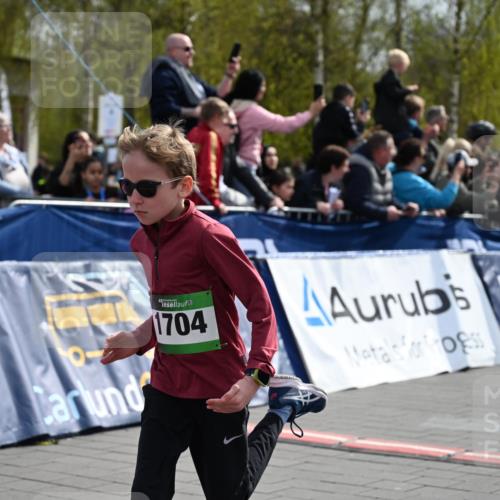 12.04.2026 - 45. Internationalen Wilhelmsburger Insellauf J. Mangold http://msf.ph/oto/9522560 12.04.2026 14:33:59 Ziel 1704, 669, 290, 120 meine-sportfotos.de