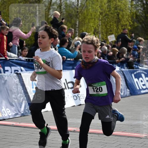 12.04.2026 - 45. Internationalen Wilhelmsburger Insellauf J. Mangold http://msf.ph/oto/9522584 12.04.2026 14:34:03 Ziel 669, 290, 120, 1065, 89, 5 meine-sportfotos.de