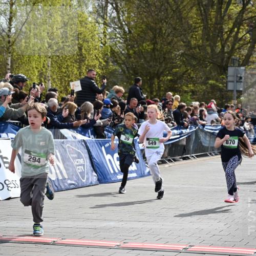 12.04.2026 - 45. Internationalen Wilhelmsburger Insellauf J. Mangold http://msf.ph/oto/9522590 12.04.2026 14:34:16 Ziel 676, 294, 870, 39, 649, 552, 1014 meine-sportfotos.de