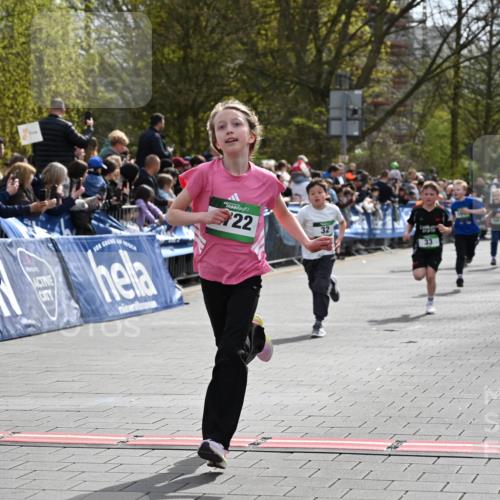 12.04.2026 - 45. Internationalen Wilhelmsburger Insellauf J. Mangold http://msf.ph/oto/9522629 12.04.2026 14:34:22 Ziel 552, 1014, 1731, 1722, 32, 33, 104 meine-sportfotos.de