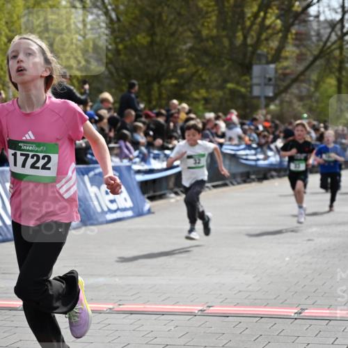 12.04.2026 - 45. Internationalen Wilhelmsburger Insellauf J. Mangold http://msf.ph/oto/9522635 12.04.2026 14:34:23 Ziel 1014, 1731, 1722, 32, 33, 104, 314, 1718 meine-sportfotos.de