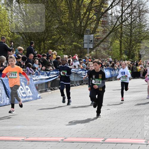 12.04.2026 - 45. Internationalen Wilhelmsburger Insellauf J. Mangold http://msf.ph/oto/9522653 12.04.2026 14:34:26 Ziel 1731, 1722, 32, 33, 104, 314, 1718, 160, 483, 839, 1713, 1723 meine-sportfotos.de