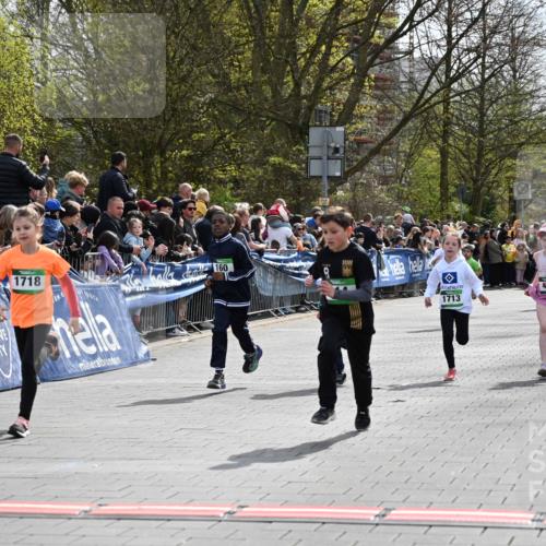 12.04.2026 - 45. Internationalen Wilhelmsburger Insellauf J. Mangold http://msf.ph/oto/9522654 12.04.2026 14:34:26 Ziel 1731, 1722, 32, 33, 104, 314, 1718, 160, 483, 839, 1713, 1723 meine-sportfotos.de