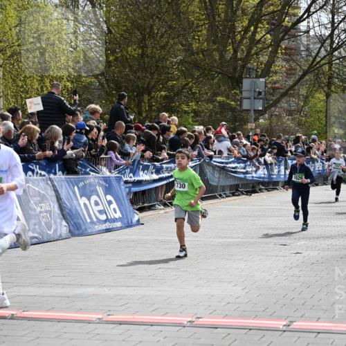 12.04.2026 - 45. Internationalen Wilhelmsburger Insellauf J. Mangold http://msf.ph/oto/9522691 12.04.2026 14:34:31 Ziel 314, 1718, 160, 483, 839, 1713, 1723, 1730, 115, 1026, 1712, 809 meine-sportfotos.de