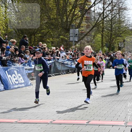 12.04.2026 - 45. Internationalen Wilhelmsburger Insellauf J. Mangold http://msf.ph/oto/9522700 12.04.2026 14:34:33 Ziel 1723, 1730, 115, 1026, 1712, 809, 27, 332, 305, 853, 28, 146, 841 meine-sportfotos.de