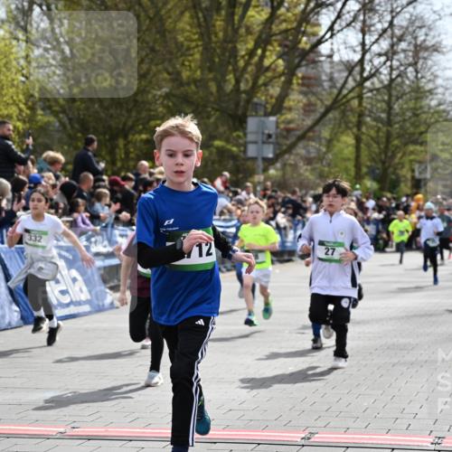 12.04.2026 - 45. Internationalen Wilhelmsburger Insellauf J. Mangold http://msf.ph/oto/9522722 12.04.2026 14:34:35 Ziel 1730, 115, 1026, 1712, 809, 27, 332, 305, 853, 28, 146, 841, 1076, 1711 meine-sportfotos.de