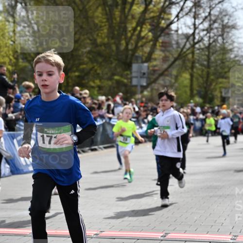 12.04.2026 - 45. Internationalen Wilhelmsburger Insellauf J. Mangold http://msf.ph/oto/9522725 12.04.2026 14:34:35 Ziel 1730, 115, 1026, 1712, 809, 27, 332, 305, 853, 28, 146, 841, 1076, 1711 meine-sportfotos.de