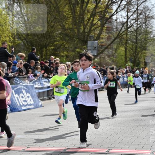12.04.2026 - 45. Internationalen Wilhelmsburger Insellauf J. Mangold http://msf.ph/oto/9522726 12.04.2026 14:34:36 Ziel 115, 1026, 1712, 809, 27, 332, 305, 853, 28, 146, 841, 1076, 1711, 443 meine-sportfotos.de