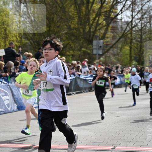 12.04.2026 - 45. Internationalen Wilhelmsburger Insellauf J. Mangold http://msf.ph/oto/9522733 12.04.2026 14:34:36 Ziel 115, 1026, 1712, 809, 27, 332, 305, 853, 28, 146, 841, 1076, 1711, 443 meine-sportfotos.de