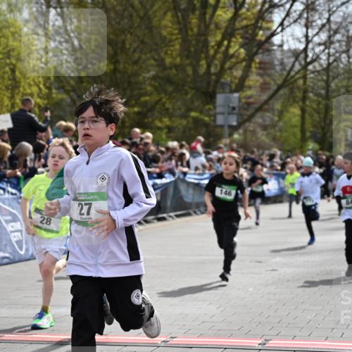 12.04.2026 - 45. Internationalen Wilhelmsburger Insellauf J. Mangold http://msf.ph/oto/9522734 12.04.2026 14:34:36 Ziel 115, 1026, 1712, 809, 27, 332, 305, 853, 28, 146, 841, 1076, 1711, 443 meine-sportfotos.de