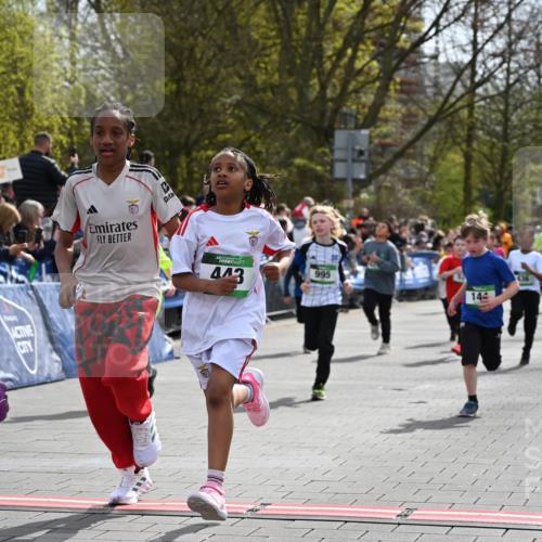 12.04.2026 - 45. Internationalen Wilhelmsburger Insellauf J. Mangold http://msf.ph/oto/9522761 12.04.2026 14:34:40 Ziel 27, 332, 305, 853, 28, 146, 841, 1076, 1711, 443, 291, 144, 995, 590, 436, 110, 524, 660, 843, 815, 423 meine-sportfotos.de