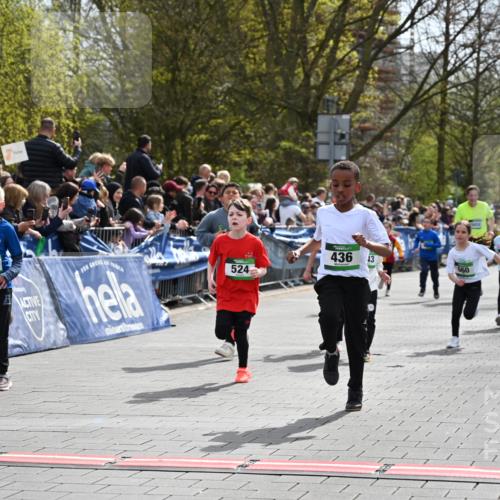 12.04.2026 - 45. Internationalen Wilhelmsburger Insellauf J. Mangold http://msf.ph/oto/9522775 12.04.2026 14:34:42 Ziel 1076, 1711, 443, 291, 144, 995, 590, 436, 110, 524, 660, 843, 815, 423, 16, 837, 311 meine-sportfotos.de