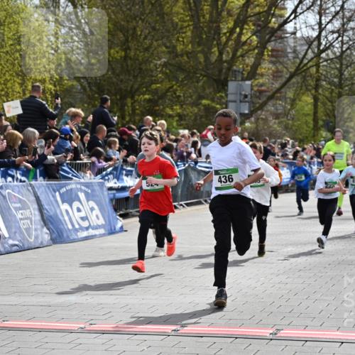 12.04.2026 - 45. Internationalen Wilhelmsburger Insellauf J. Mangold http://msf.ph/oto/9522777 12.04.2026 14:34:42 Ziel 1076, 1711, 443, 291, 144, 995, 590, 436, 110, 524, 660, 843, 815, 423, 16, 837, 311 meine-sportfotos.de