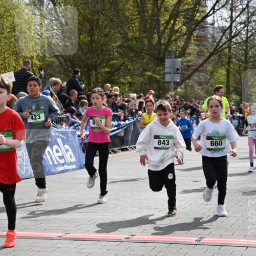 12.04.2026 - 45. Internationalen Wilhelmsburger Insellauf J. Mangold http://msf.ph/oto/9522788 12.04.2026 14:34:44 Ziel 443, 291, 144, 995, 590, 436, 110, 524, 660, 843, 815, 423, 16, 837, 311, 589, 808, 1720 meine-sportfotos.de