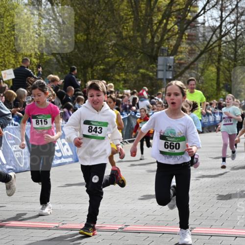 12.04.2026 - 45. Internationalen Wilhelmsburger Insellauf J. Mangold http://msf.ph/oto/9522795 12.04.2026 14:34:44 Ziel 443, 291, 144, 995, 590, 436, 110, 524, 660, 843, 815, 423, 16, 837, 311, 589, 808, 1720 meine-sportfotos.de