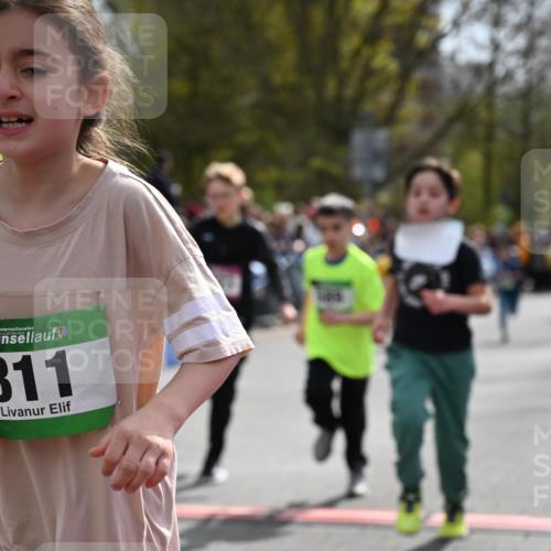 12.04.2026 - 45. Internationalen Wilhelmsburger Insellauf J. Mangold http://msf.ph/oto/9522821 12.04.2026 14:34:47 Ziel 110, 524, 660, 843, 815, 423, 16, 837, 311, 589, 808, 1720, 538, 40, 303 meine-sportfotos.de