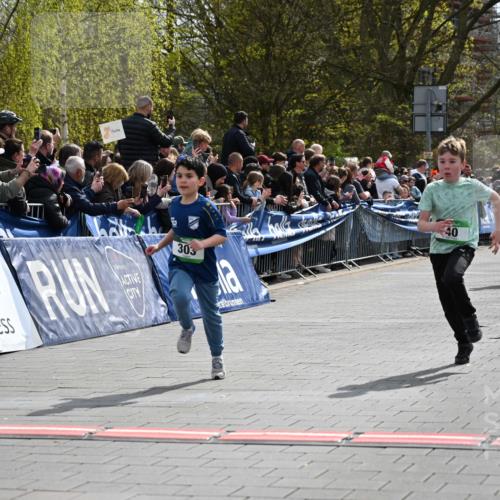 12.04.2026 - 45. Internationalen Wilhelmsburger Insellauf J. Mangold http://msf.ph/oto/9522829 12.04.2026 14:34:51 Ziel 589, 808, 1720, 538, 40, 303, 993, 519, 999, 622, 471, 356, 47 meine-sportfotos.de
