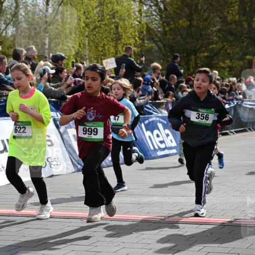 12.04.2026 - 45. Internationalen Wilhelmsburger Insellauf J. Mangold http://msf.ph/oto/9522849 12.04.2026 14:34:55 Ziel 40, 303, 993, 519, 999, 622, 471, 356, 47, 1021, 485, 489, 1016, 122, 476, 472, 575, 287, 326 meine-sportfotos.de