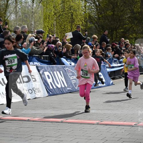 12.04.2026 - 45. Internationalen Wilhelmsburger Insellauf J. Mangold http://msf.ph/oto/9522868 12.04.2026 14:34:59 Ziel 622, 471, 356, 47, 1021, 485, 489, 1016, 122, 476, 472, 575, 287, 326, 464, 1706, 346, 1726, 556, 840, 864, 288, 1725, 550, 527 meine-sportfotos.de