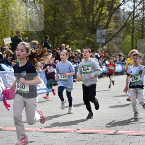 12.04.2026 - 45. Internationalen Wilhelmsburger Insellauf J. Mangold http://msf.ph/oto/9522893 12.04.2026 14:35:02 Ziel 575, 287, 326, 464, 1706, 346, 1726, 556, 840, 864, 288, 1725, 550, 527, 1721, 616, 816 meine-sportfotos.de