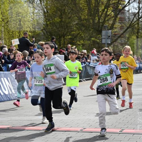 12.04.2026 - 45. Internationalen Wilhelmsburger Insellauf J. Mangold http://msf.ph/oto/9522900 12.04.2026 14:35:02 Ziel 575, 287, 326, 464, 1706, 346, 1726, 556, 840, 864, 288, 1725, 550, 527, 1721, 616, 816 meine-sportfotos.de