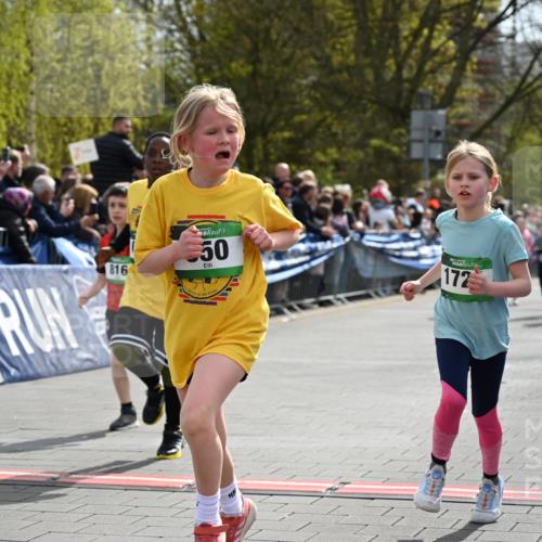 12.04.2026 - 45. Internationalen Wilhelmsburger Insellauf J. Mangold http://msf.ph/oto/9522912 12.04.2026 14:35:04 Ziel 464, 1706, 346, 1726, 556, 840, 864, 288, 1725, 550, 527, 1721, 616, 816, 677, 69, 470, 1750 meine-sportfotos.de