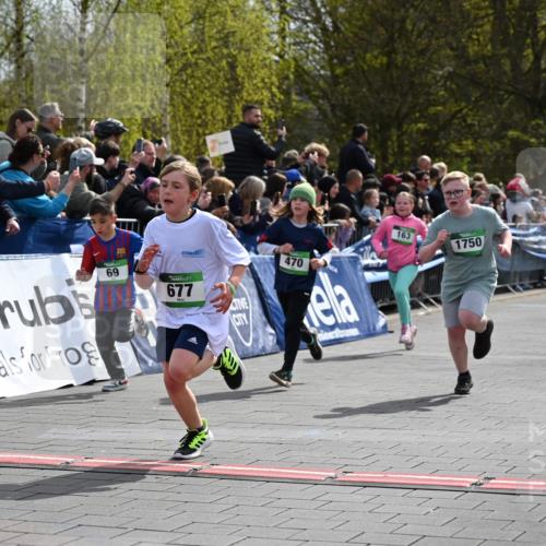 12.04.2026 - 45. Internationalen Wilhelmsburger Insellauf J. Mangold http://msf.ph/oto/9522922 12.04.2026 14:35:07 Ziel 550, 527, 1721, 616, 816, 677, 69, 470, 1750, 163, 166 meine-sportfotos.de