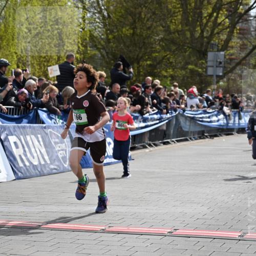 12.04.2026 - 45. Internationalen Wilhelmsburger Insellauf J. Mangold http://msf.ph/oto/9522936 12.04.2026 14:35:11 Ziel 677, 69, 470, 1750, 163, 166, 836, 869, 415, 1707, 846, 842 meine-sportfotos.de