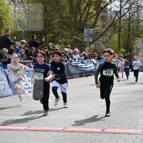 12.04.2026 - 45. Internationalen Wilhelmsburger Insellauf J. Mangold http://msf.ph/oto/9522955 12.04.2026 14:35:14 Ziel 166, 836, 869, 415, 1707, 846, 842, 1703, 156, 659 meine-sportfotos.de