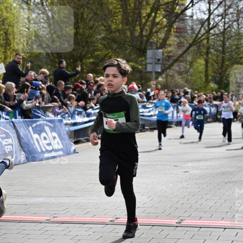 12.04.2026 - 45. Internationalen Wilhelmsburger Insellauf J. Mangold http://msf.ph/oto/9522965 12.04.2026 14:35:15 Ziel 166, 836, 869, 415, 1707, 846, 842, 1703, 156, 659, 873, 142, 522 meine-sportfotos.de