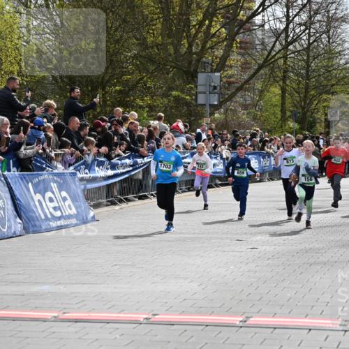 12.04.2026 - 45. Internationalen Wilhelmsburger Insellauf J. Mangold http://msf.ph/oto/9522966 12.04.2026 14:35:16 Ziel 836, 869, 415, 1707, 846, 842, 1703, 156, 659, 873, 142, 522, 1009 meine-sportfotos.de