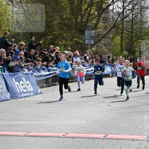 12.04.2026 - 45. Internationalen Wilhelmsburger Insellauf J. Mangold http://msf.ph/oto/9522969 12.04.2026 14:35:16 Ziel 836, 869, 415, 1707, 846, 842, 1703, 156, 659, 873, 142, 522, 1009 meine-sportfotos.de
